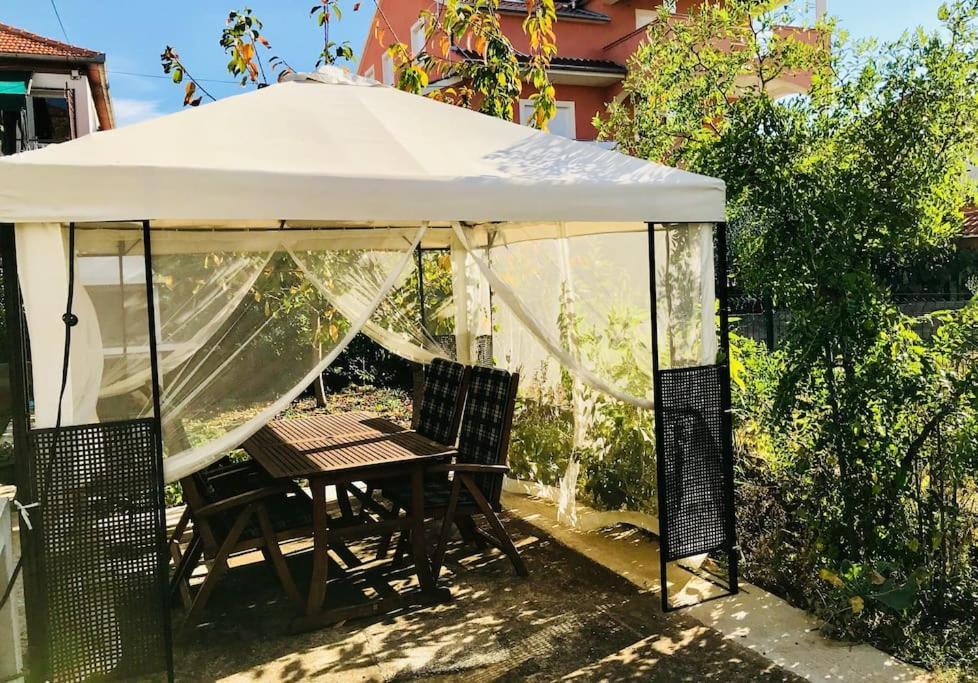 Garden Cozy Apartment Zadar Exterior photo